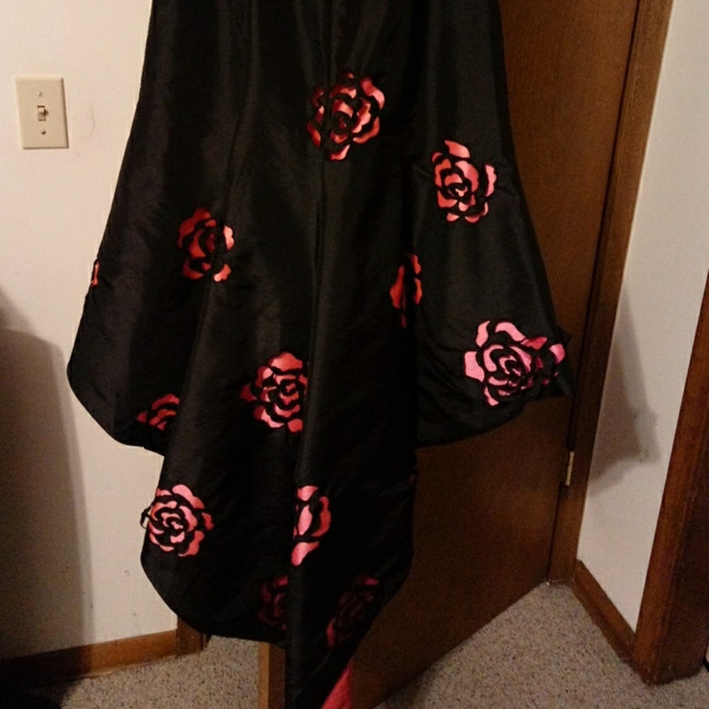 Dress - Picture 3 of 4